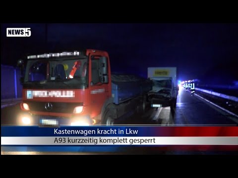 25.02.2015 (HO) Lkw zu spät gesehen - Kleinlaster kracht ins Heck