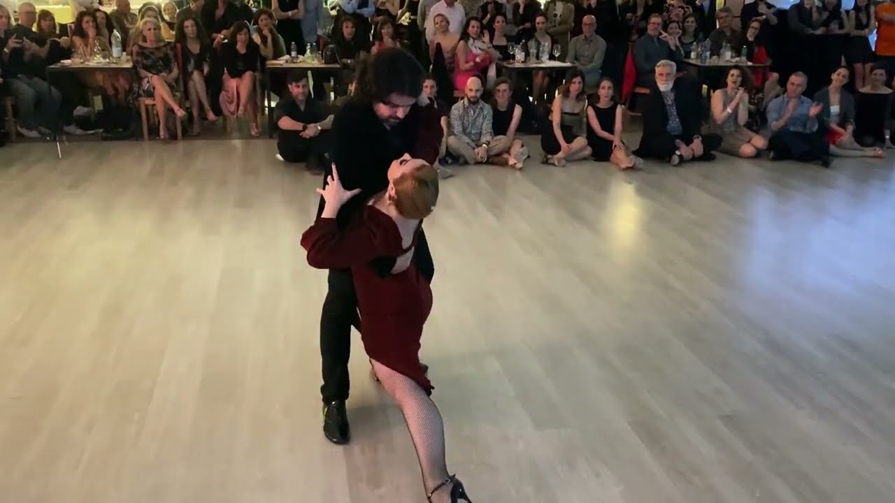 Video thumbnail for Fernando Sanchèz y Ariadna Naveira -  Cordòn de Oro  -   Anibal Troilo