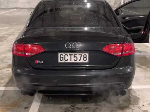 B8 Audi S4 Insane Crackle Tune