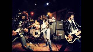 Ramones I Want You Around