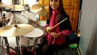 preview picture of video 'Anastasia Kästli - 7 Year Old Girl Play Drum Solo'