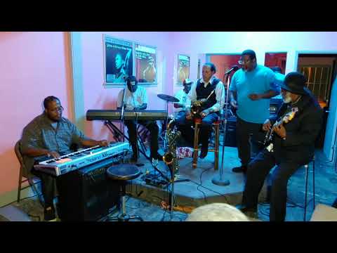 JAAE-Me And Mrs Jones