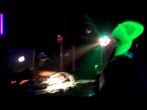 DJ Carlitoz The Maestro Rave mix (Part 2)