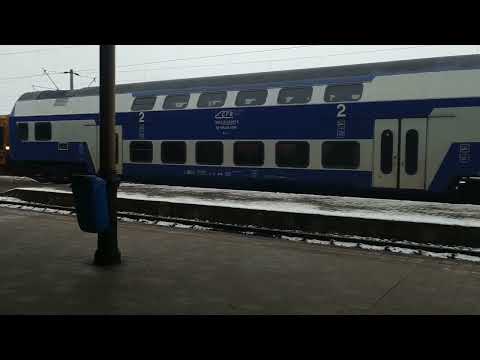 Peronul garii Suceava /  sosire -- plecare garnitura tren