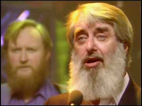 The Dubliners ft. The Pogues - The Irish Rover (Live, TOTP 1987)