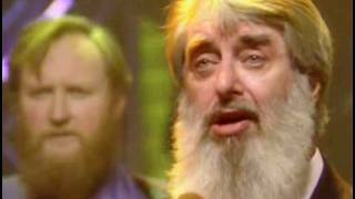 The Dubliners ft. The Pogues - The Irish Rover (Live, TOTP 1987)