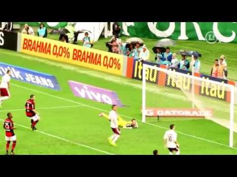 Paulo Victor faz defesa espetacular em chute de Fred