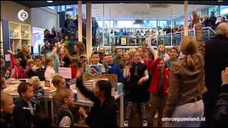 preview picture of video 'Flashmob met gebarentaal in boekhandel De Koperen Tuin te Goes'