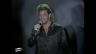 Ricky Martin- Fuego de Noche, Nieve de Día-  En Vivo en Av, 9 de Julio años 1996 Argentina...😄