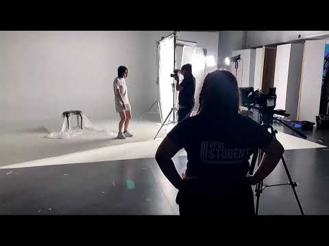 Maquillamos en el rodaje del videoclip “Fuego después de las 12” , escuela Victoria Fashionland