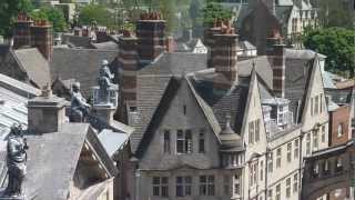 preview picture of video 'Amazing View of Oxford University Spires from Sheldonian Theatre Cupola'