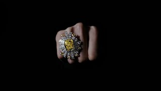 Download lagu 1932, Stones the Color of the Sun — CHANEL High Jewelry mp3 Download lagu 1932, Stones the Color of the Sun — CHANEL High Jewelry mp3