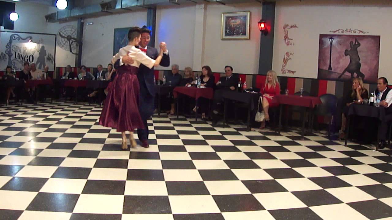 Video thumbnail for Sin Rumbo bailan AYELEN URRUTIA y MARTIN VICENTE 2/3