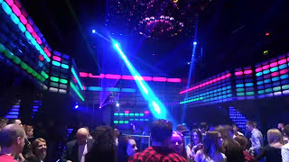 Mustafa kemal ATAturk izmir marsi polanyada disco da caliyor burhan ozdemir caldiriyor