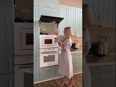 Встраиваемый кухонный телевизор: фото в интерьере