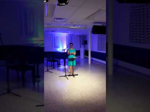 Berquis Contreras lee semblaza Milena Delgado