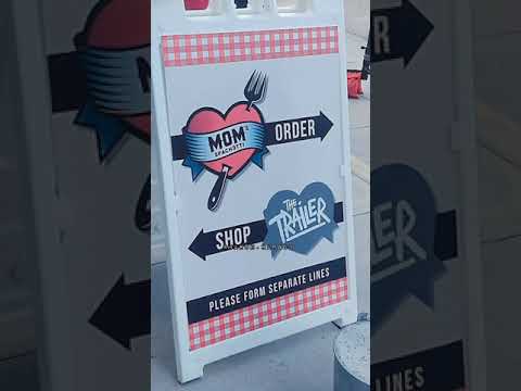 Eminem's "Mom's Spaghetti" Restaurant grand opening in #detroit. 😍🔥#shorts #eminem #momsspaghetti