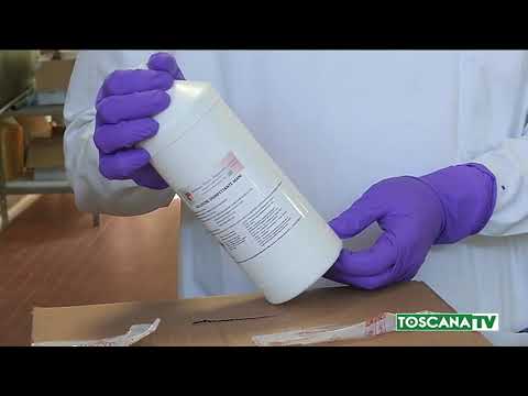 2020-04-23 FIRENZE - FARMACEUTICO DONA DISINFETTANTE A VOA VOA
