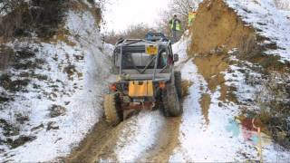 preview picture of video 'Off Road 4x4 in Snow & Ice @ Tixover Quarry Pay & Play Day (28 Nov 2010)'