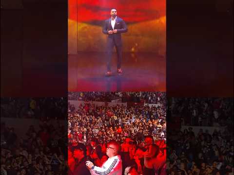 Crowd really went from 😄 to 😑