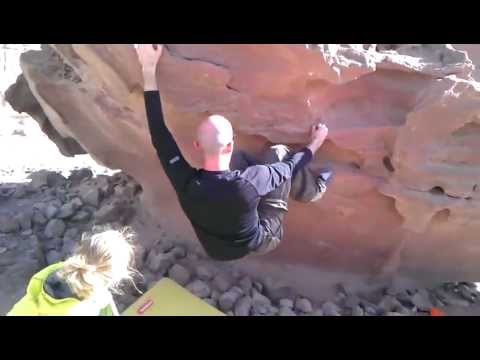 Bouldering in Timna park, Israel