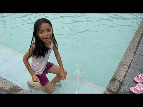 Maria Evangelia- Berenang di Rindang Alam Pontianak