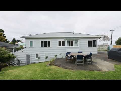 SOLD - 52a Landscape Road, Mt Eden - Leonie Stabler