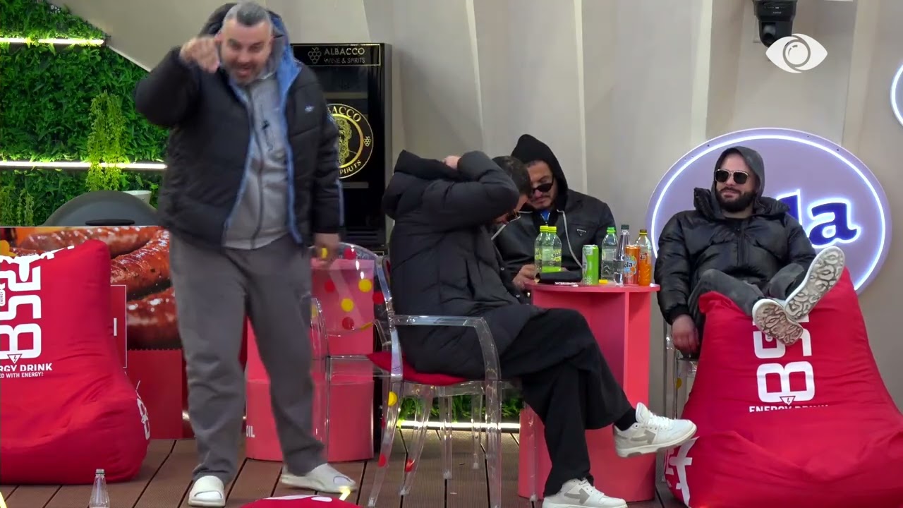 Bën si e mërzitur për të të tërhequr vëmendjen/ Juela i drejtohet Selinit