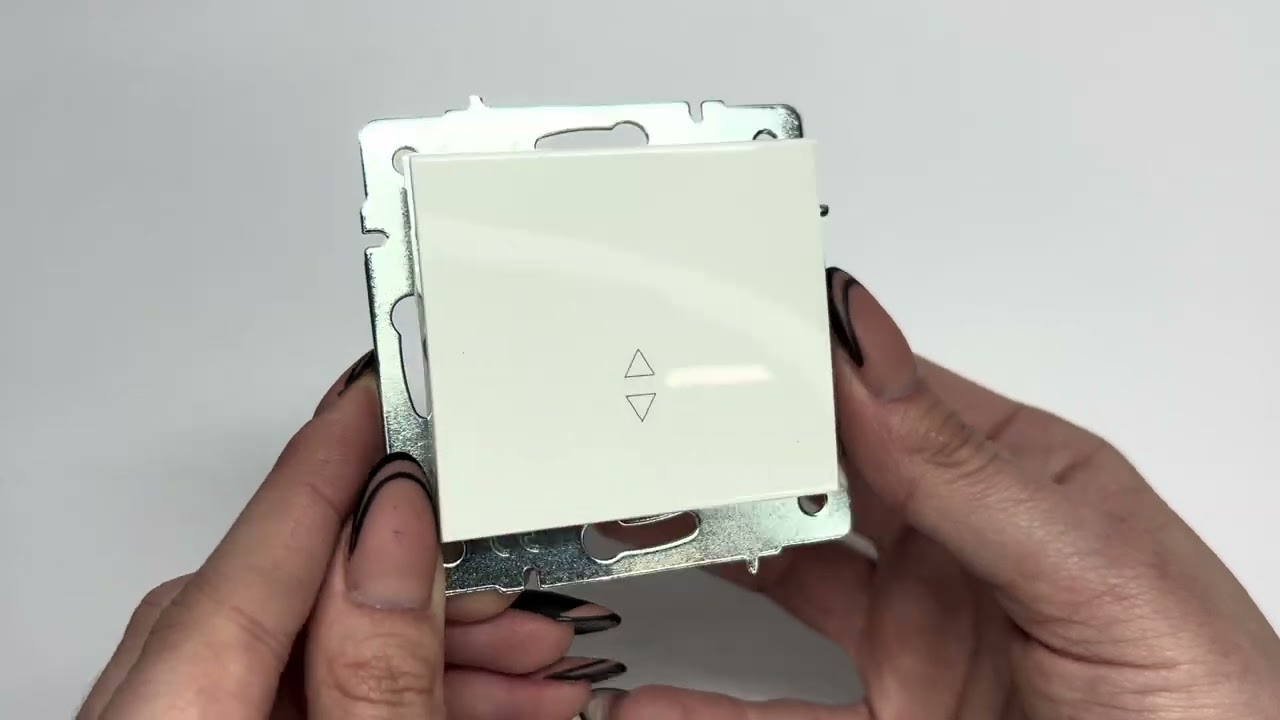 Выключатель проходной одноклавишный LEZARD Rain белый 703-0288-105