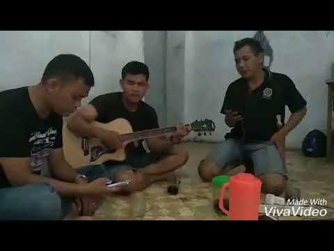 lomos ni simatua..   gumasa trio... trio dadakan di rittak bahh...  naibaho nadeak Situmorang