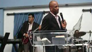 Saciame Señor - Donnie McClurkin