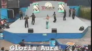 Gloria Aura divertido na na na