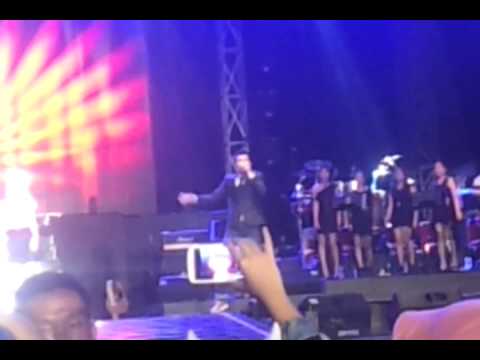 [FANCAM] 130420 #EruConcertJKT Baechigi ft. Ailee - 눈물샤워