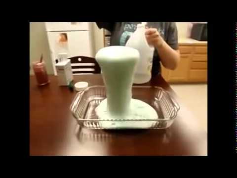 Seth Brings Jon Snow to a Dinner Party - Late Night with HD