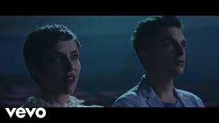 Un Tiempo Music Video