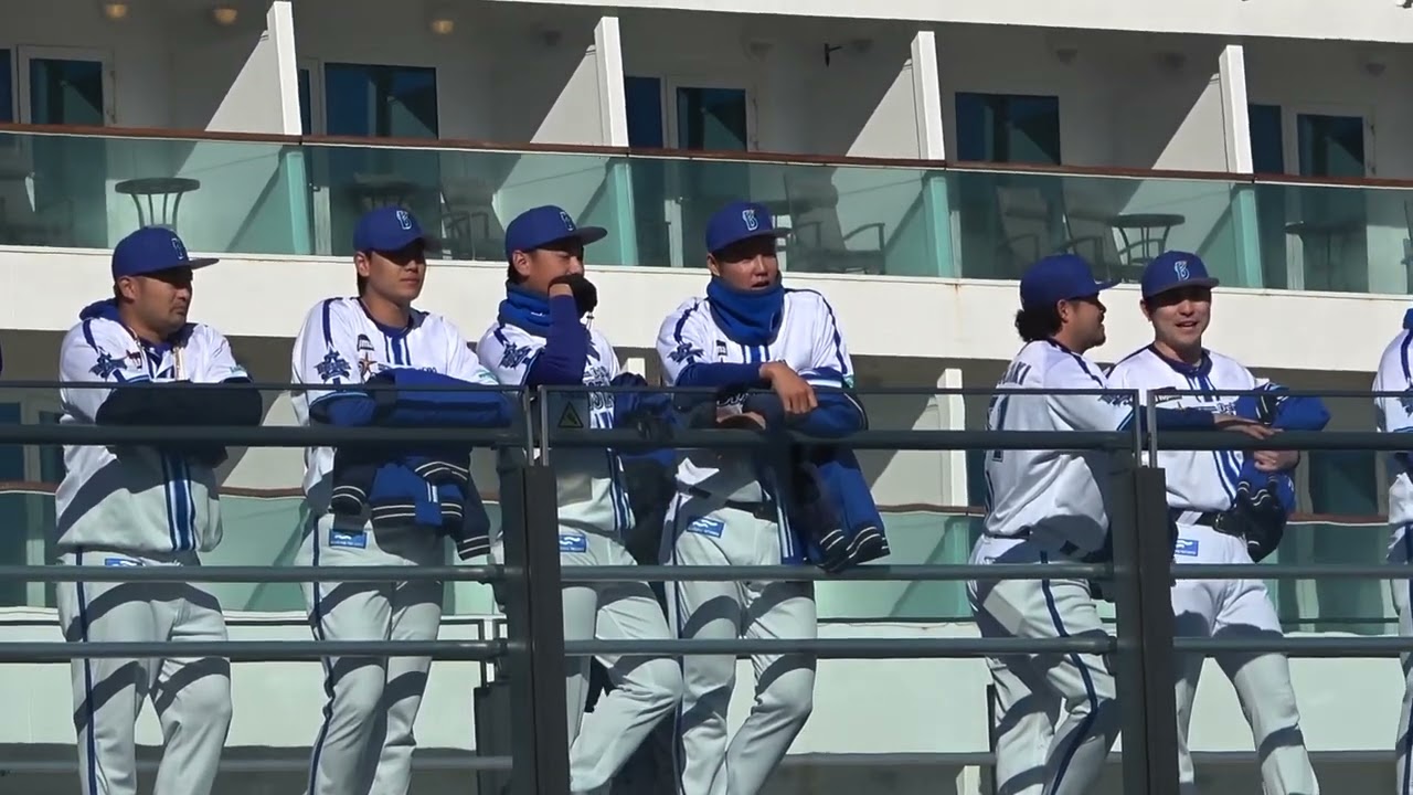 パレード前、待機中のベイスターズの選手たち！ 横浜DeNAベイスターズ 2024/11/30