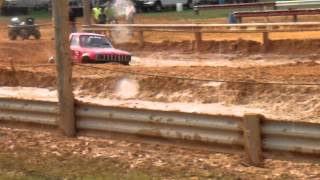 preview picture of video 'Mud racing at FASTRAX, Bennettsville, S.C.'