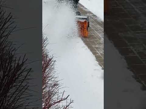 STIGA SWS 800 GE motorová zametacia metla s elektroštartom