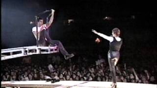 &quot;Experiencia Religiosa&quot; Valeria con Enrique Iglesias