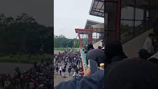 Download lagu pecah abis kedatangan emak gila #emakgila vs lucky stuntrider mp3