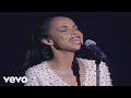 Videoklip Sade - Is it a Crime? (live)  s textom piesne