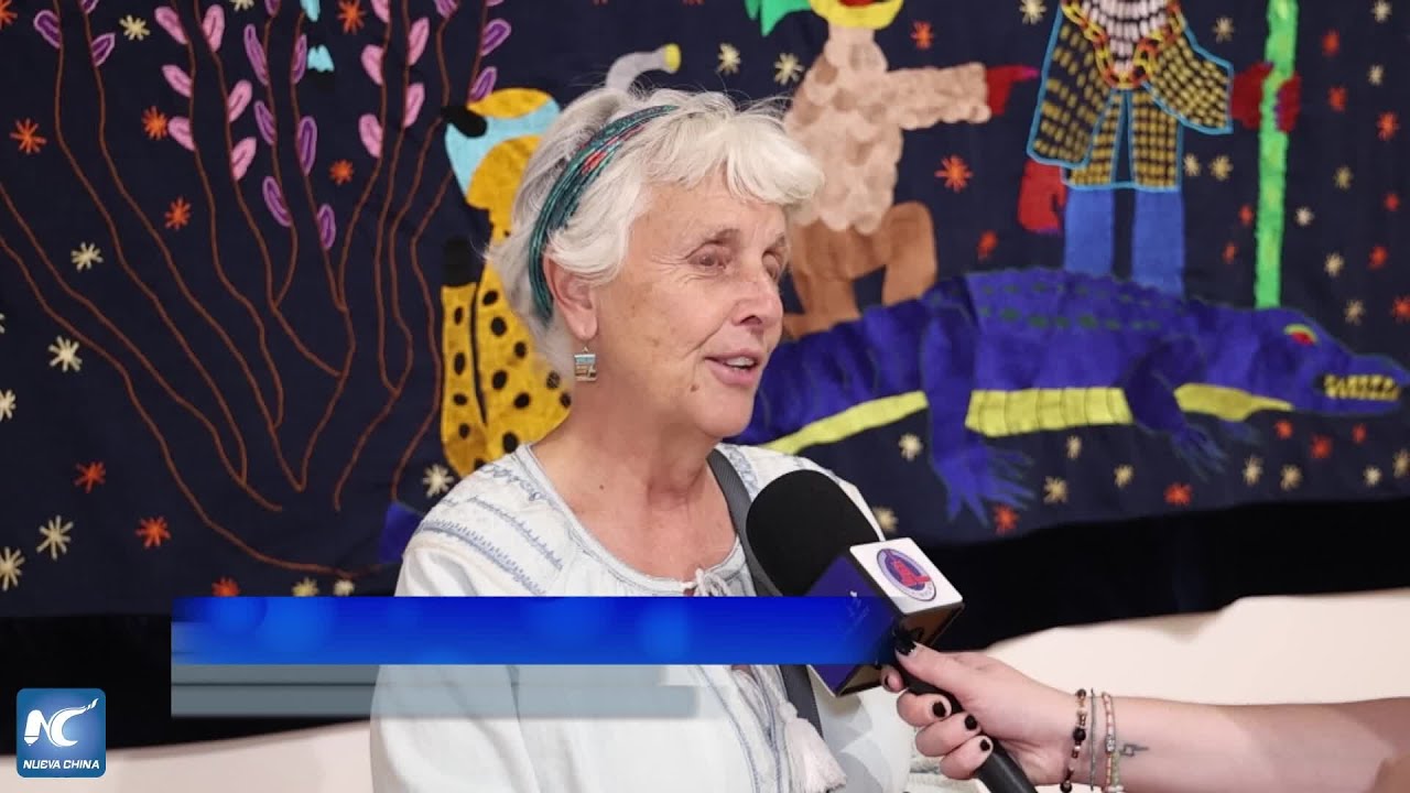 Artista maya exhibe obras sobre injusticias medioambientales en Museo de Arte Contemporáneo de Chile