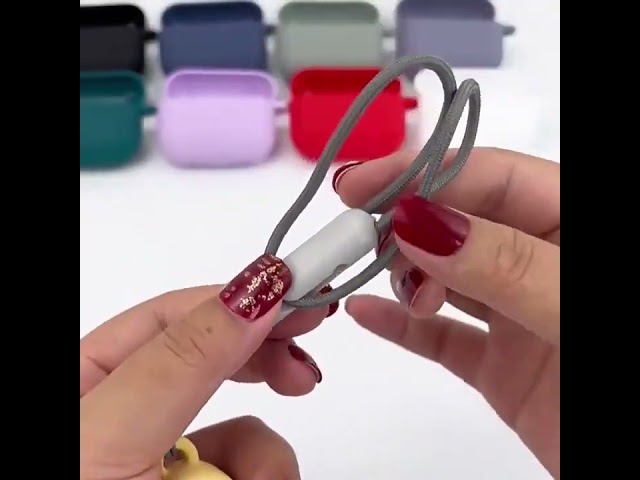 Vídeo relacionado con Funda Universal FC Barcelona para Airpods, Iwatch o smartbands, auriculares, cables, pendrives y mucho más.