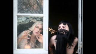 Gravediggress - Cocorosie