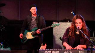 Beth Hart - Monkey Back (Live)