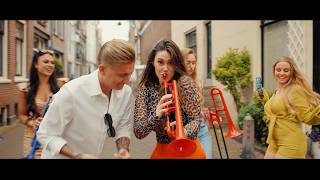 Doe Mij 'n Rondje Lyrics English Translation