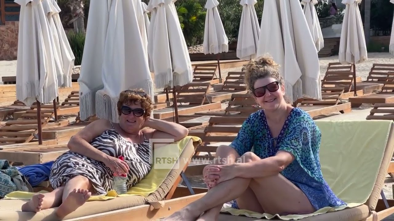 Annette dhe Colette, dy mikesha nga Irlanda zgjedhin Ksamilin për pushime në vjeshtë