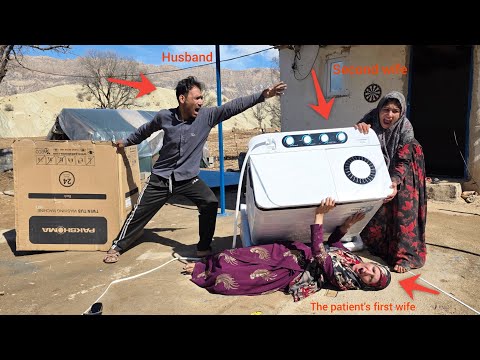 The cameraman buys a washing machine for the sick first lady, and  second lady is angry and jealous.
