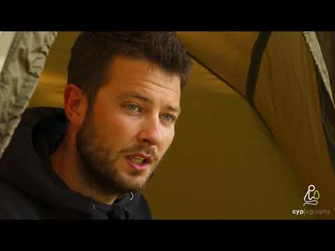 CARP FISHING REVIEW - Trakker Tempest Brolly V2