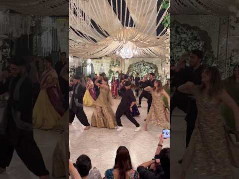 Hania amir group dance video😍🤯#ytshortsvideo #shortvideo